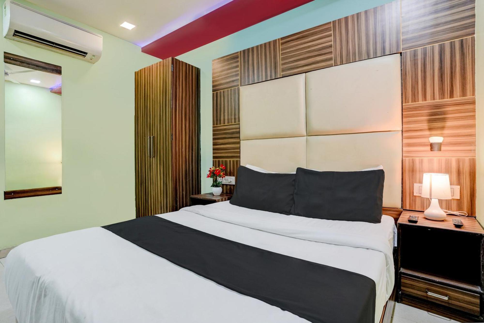 Oyo Hotel Blue Sapphire Residency Near Chhatrapati Shivaji International Airport Мумбаи Экстерьер фото
